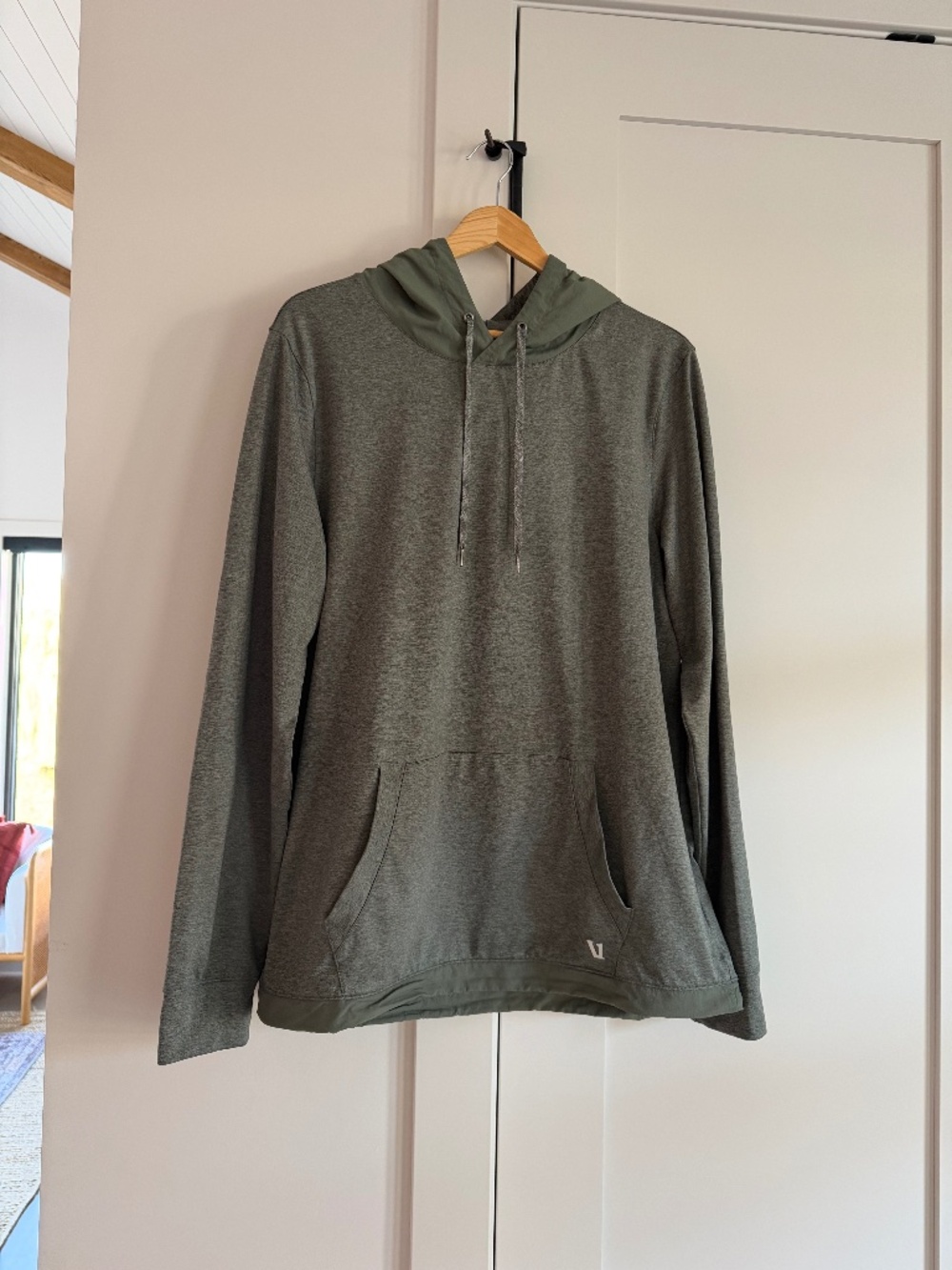 Vuori Men's Sunday Element Hoodie - heather olive green